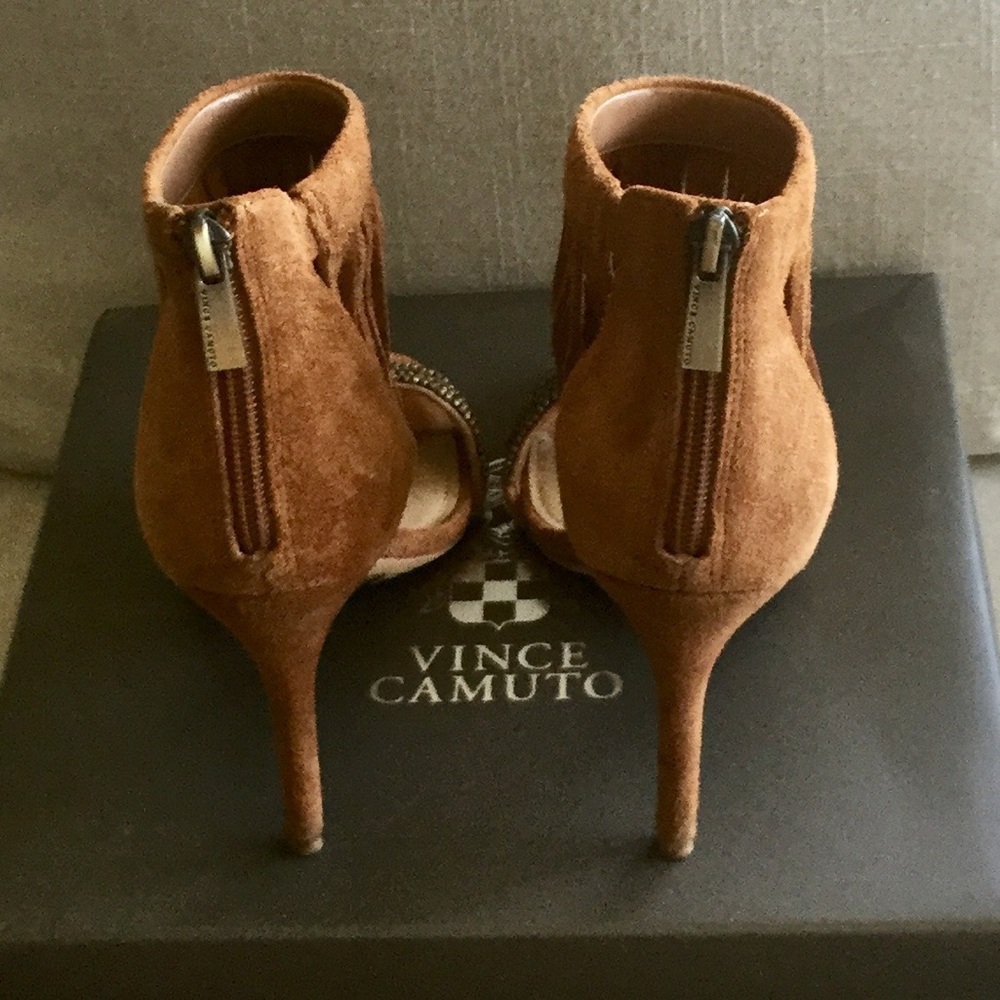 Vince Camuto Truman Heels in Box - Picture 3 of 5
